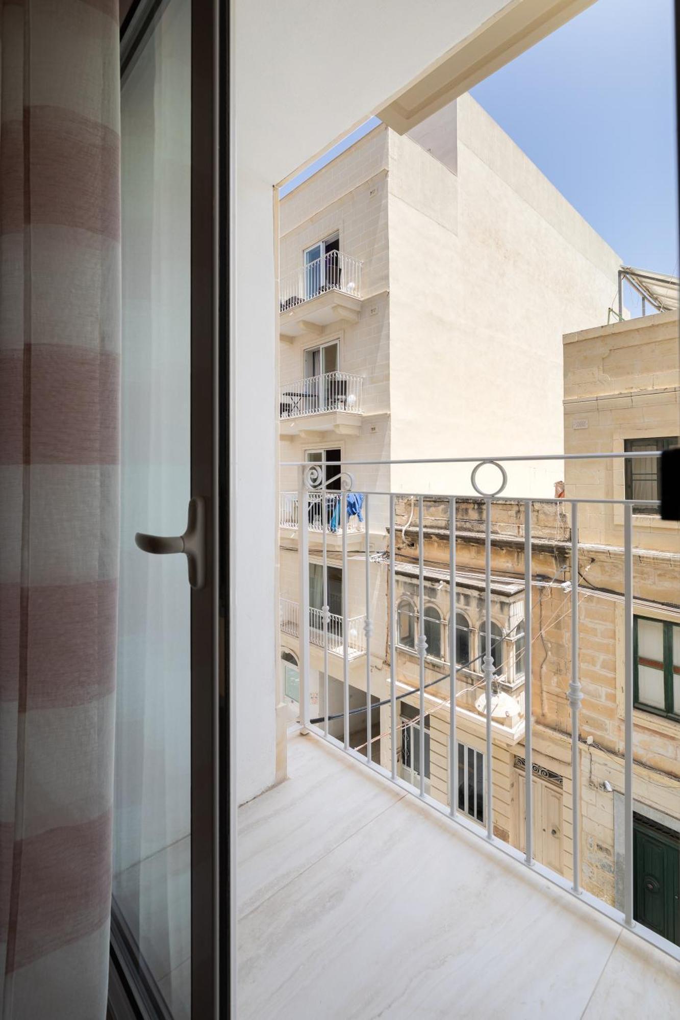Edka Suites - Modern Sunlit 2Bd Apartments With Balconies - Close To Sliema Promenade, St Julian'S & St Georges Bay Gzira Екстериор снимка
